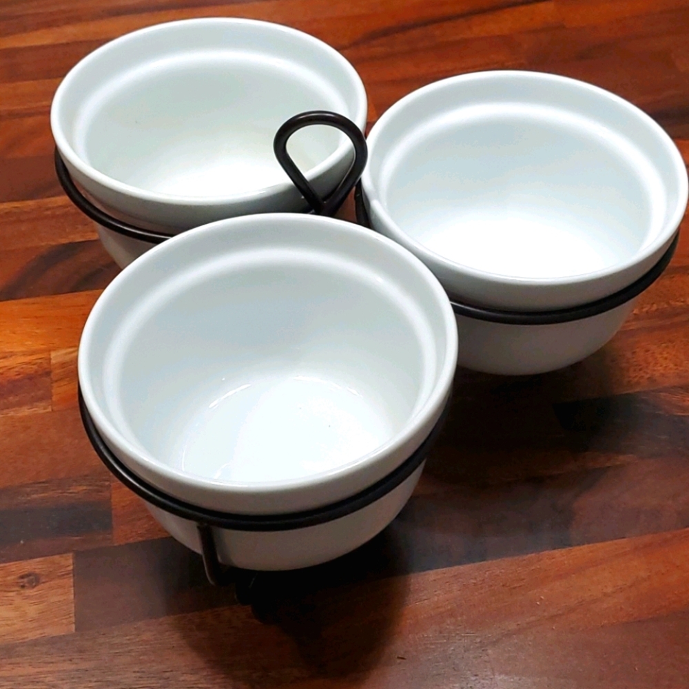 Three bowl serving set